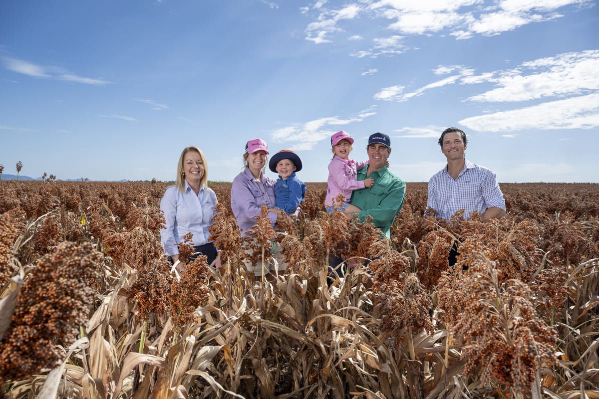 Premer’s Simson family with Rabobank Tamworth’s Michaela Gale and Marco Cicchelli