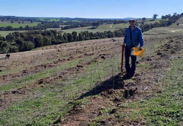 Environmental Plantings project off the ground at Gundagai